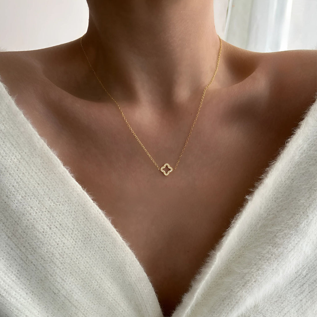 Why Minimalist Jewelry Is the Modern Woman’s Power Statement